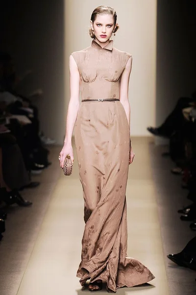 Look 30
